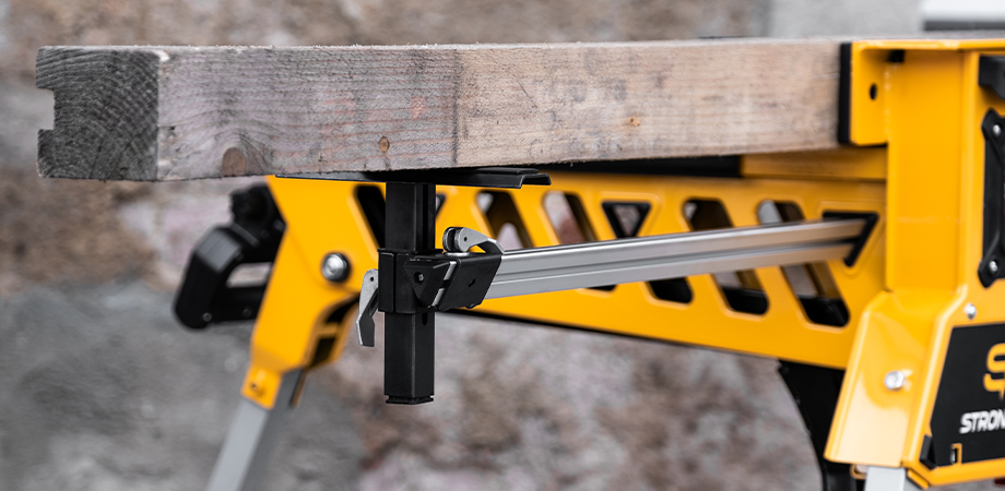 strongbold_s1_with_accessories_920x450px_004